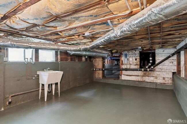 Building Photo - 2250 Webster St