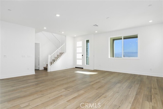 Building Photo - 27213 Tamarack Ln