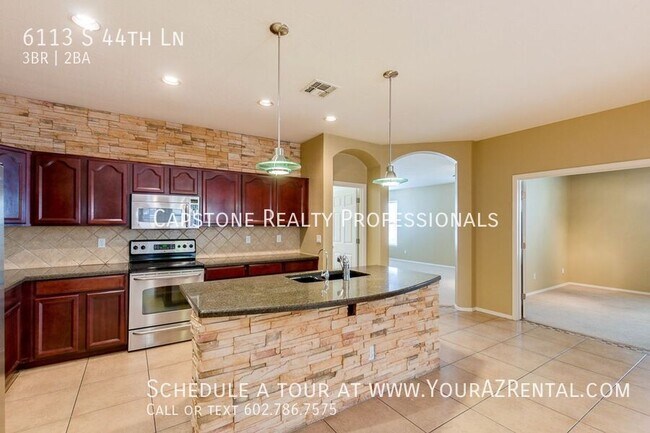 Building Photo - 6113 S 44th Ln
