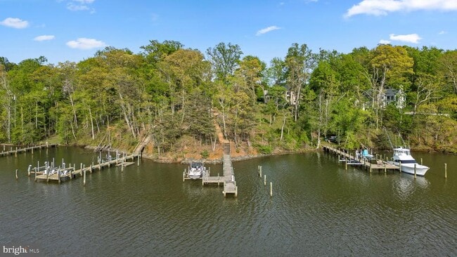 Building Photo - 840 Childs Point Rd