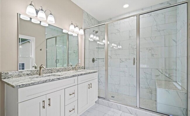 Building Photo - 11816 Shady Ln