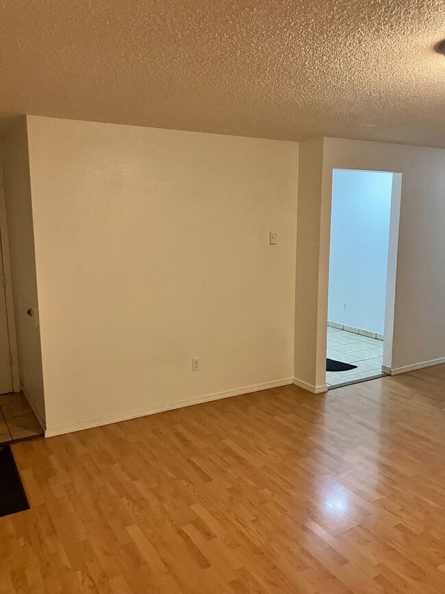 Building Photo - 2429 NE Saratoga St