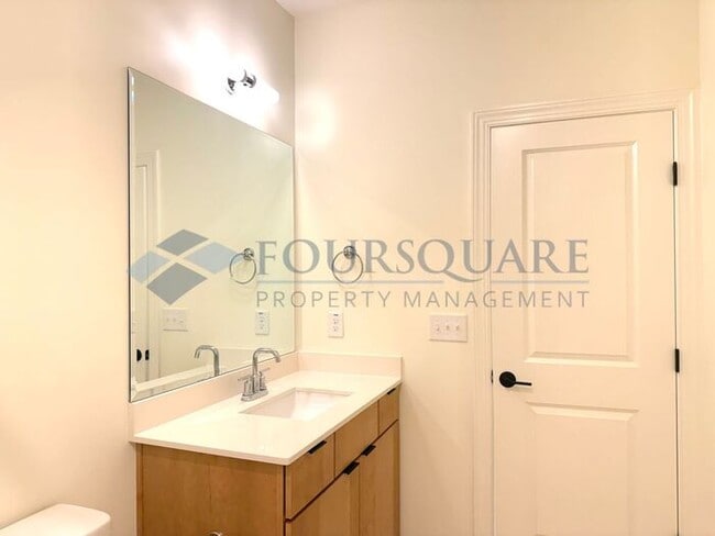 Building Photo - Beautiful  3-Bedroom Home with Loft, Screened Deck & Fenced Backyard – Convenient to Duke Univers...