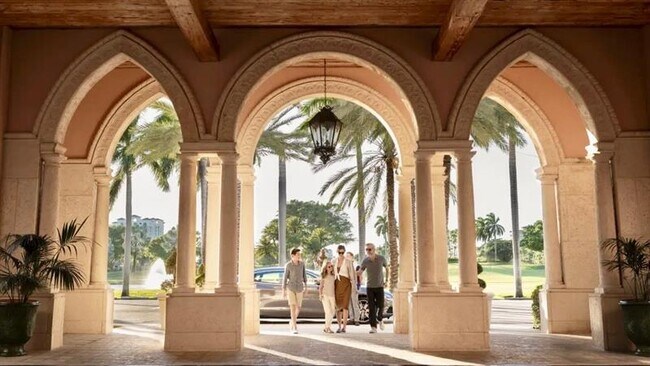 Building Photo - 930 Osceola Dr