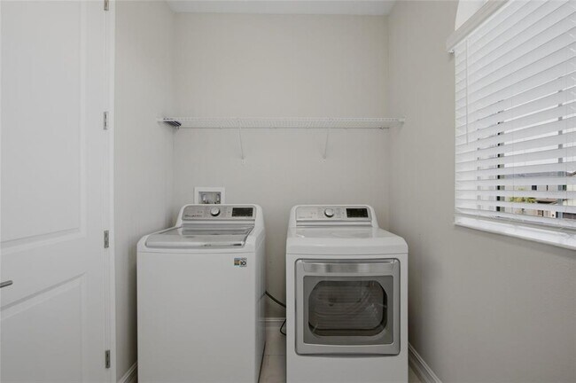 Building Photo - 4667 San Martino Dr