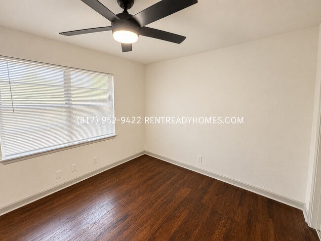 Building Photo - 1429 Bellaire Dr