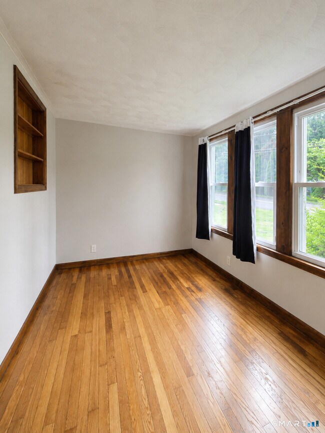 Building Photo - 561 Hopewell Rd