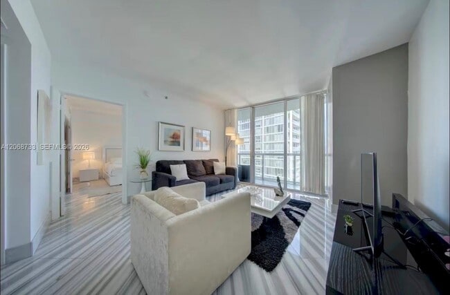 Building Photo - 485 Brickell Ave