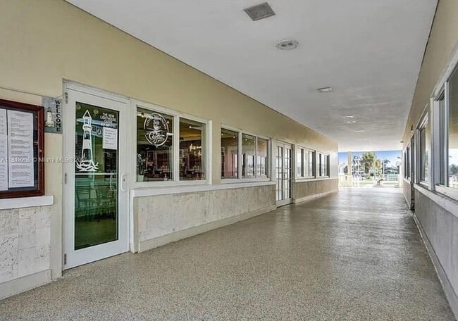 Building Photo - 5470 SW 25th Way