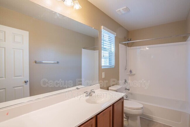 Building Photo - 533 N Ranger Trail