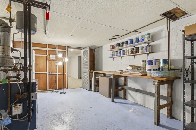 Building Photo - 1364 Trapelo Rd