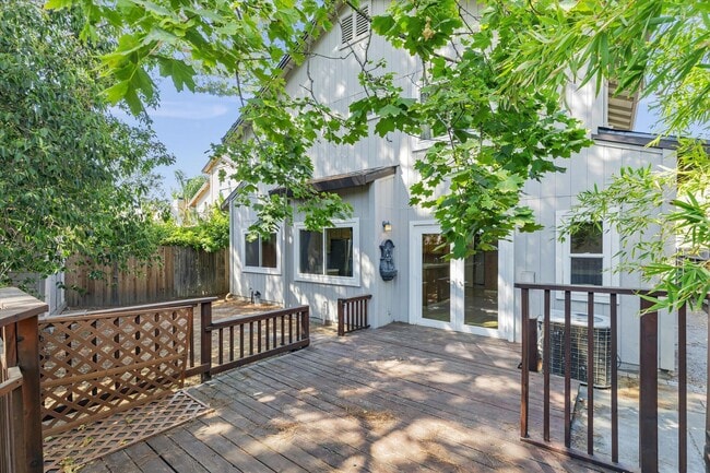 Building Photo - 4100 Diane Dr