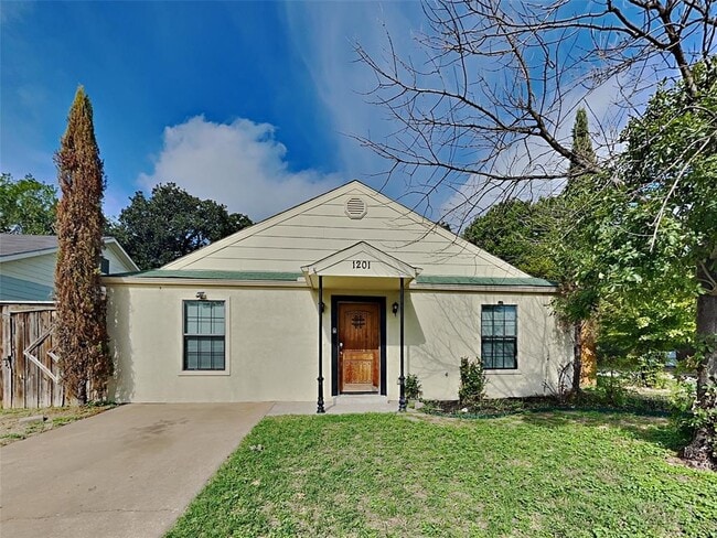 Primary Photo - 1201 Hilburn Ct