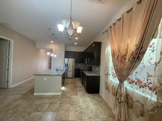 Building Photo - 1449 E Lovebird Ln