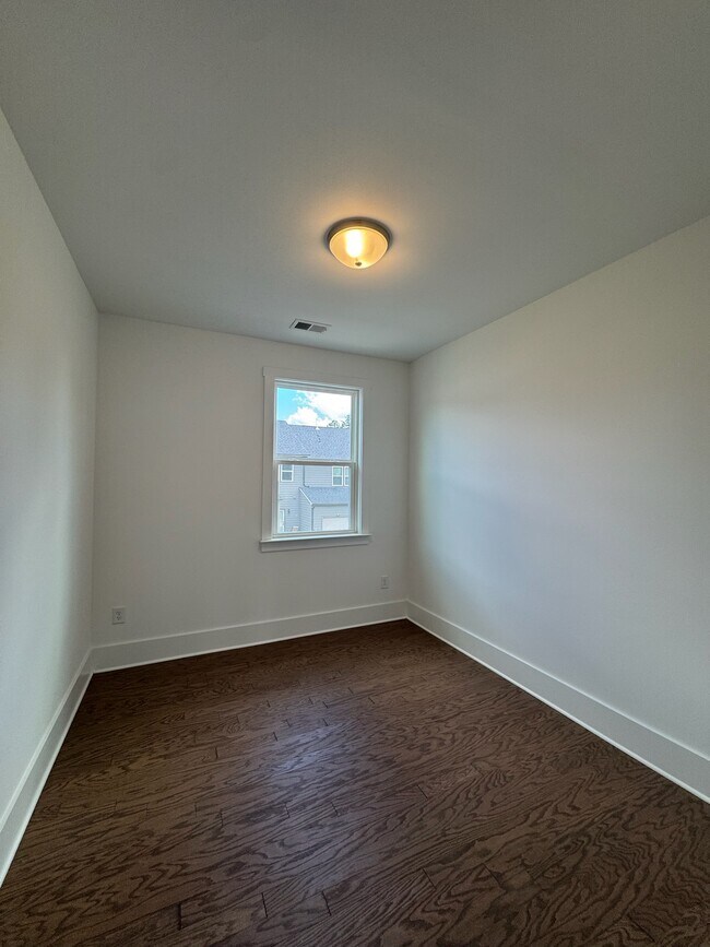 Building Photo - 1496 Pinedale Crst NW