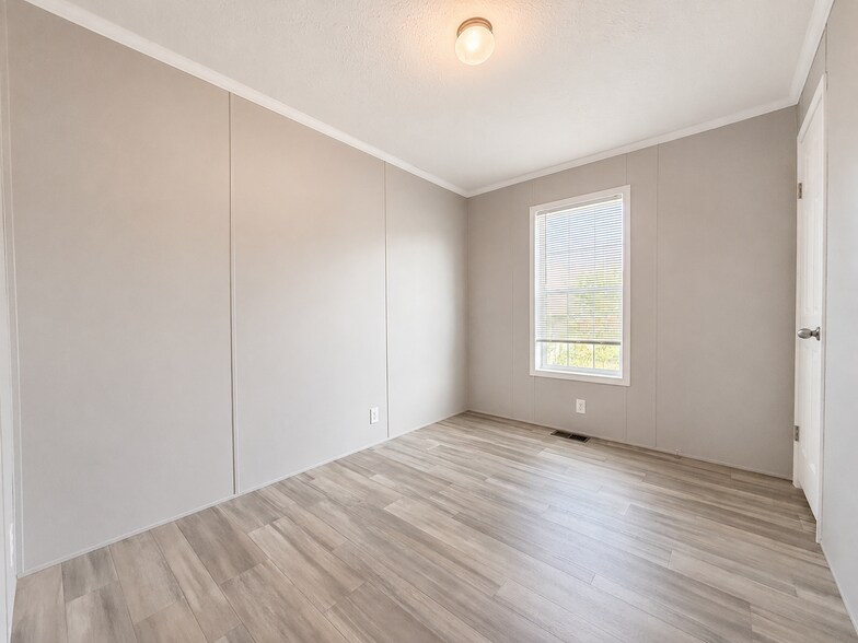 Building Photo - 71521 St Howard Ct