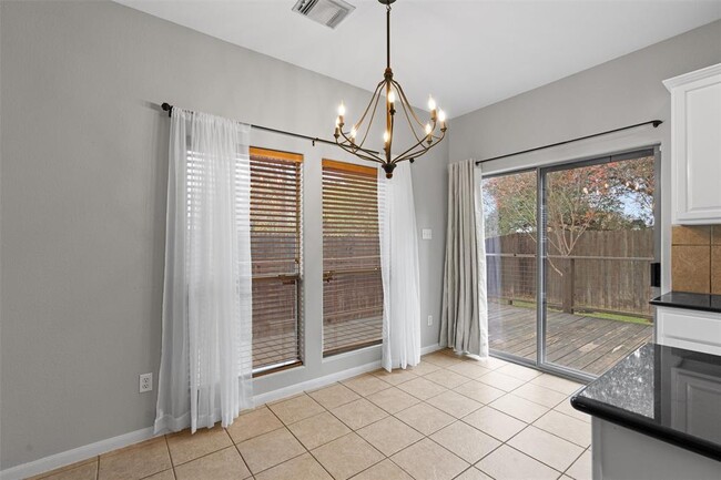 Building Photo - 2240 Independence Dr