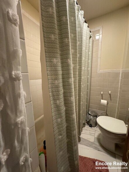 Building Photo - 121 Brook St