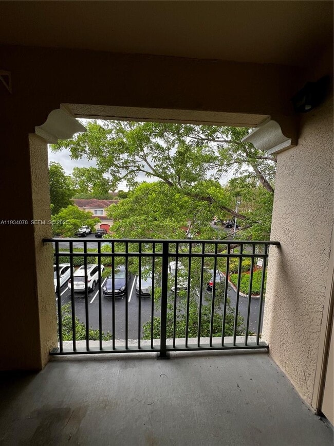 Building Photo - 2548 Centergate Dr