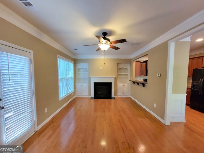 Building Photo - 6162 Deluna Way
