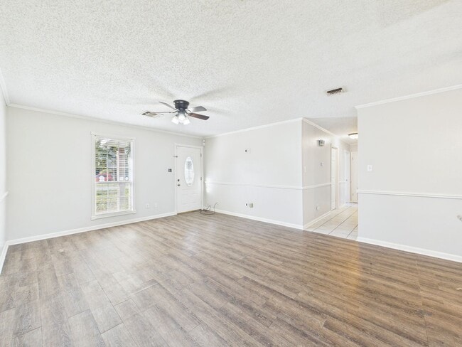 Building Photo - COMING SOON! 3 Beds, 2 Baths House for rent in Milton!