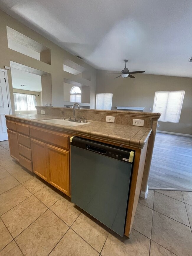 Building Photo - 50% OFF FIRST MONTH'S RENT!! MOVE-IN READY – THIS ONE WILL GO FAST!