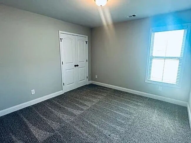 Building Photo - 604 Broderick Cir