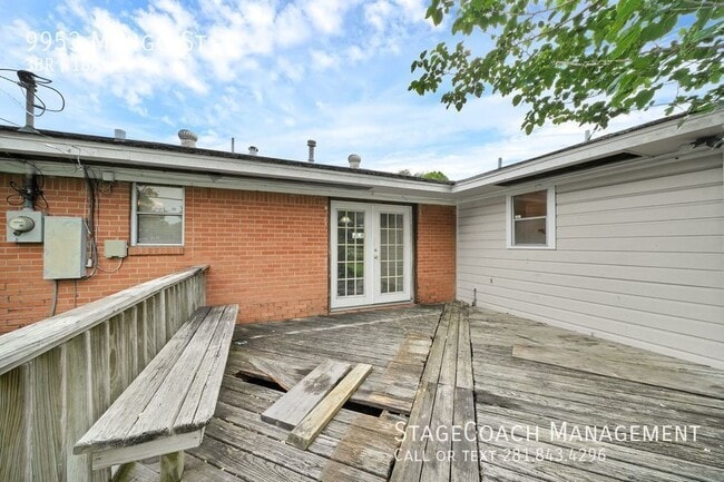 Building Photo - 9953 Mango St