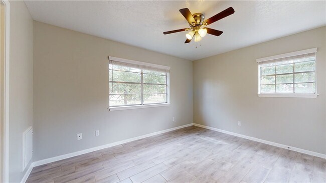 Building Photo - 3923 Olive St