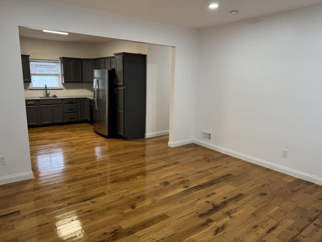 Building Photo - 1547 Lenox Pl