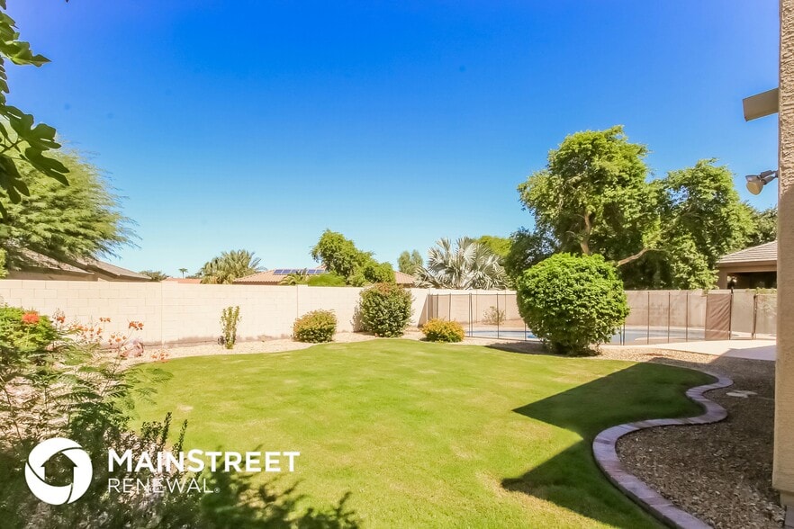 Building Photo - 6664 S Wilson Dr