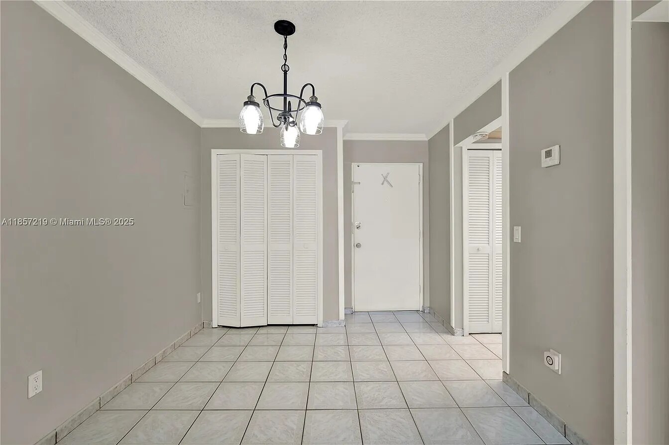 Building Photo - 6825 W Flagler St