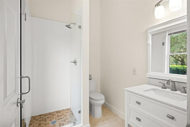 Building Photo - 9656 Bryanston Dr