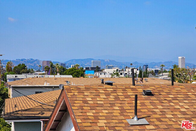 Building Photo - 2057 1/2 S Garth Ave