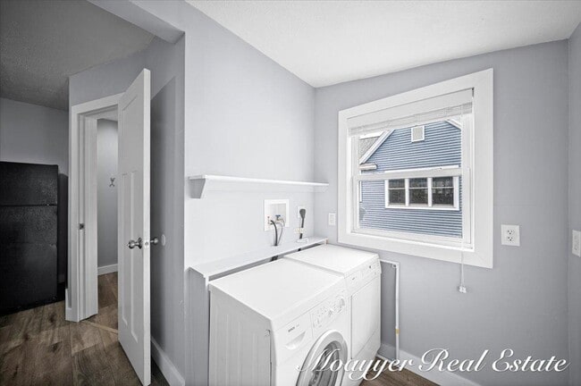 Building Photo - 921 4th St NW