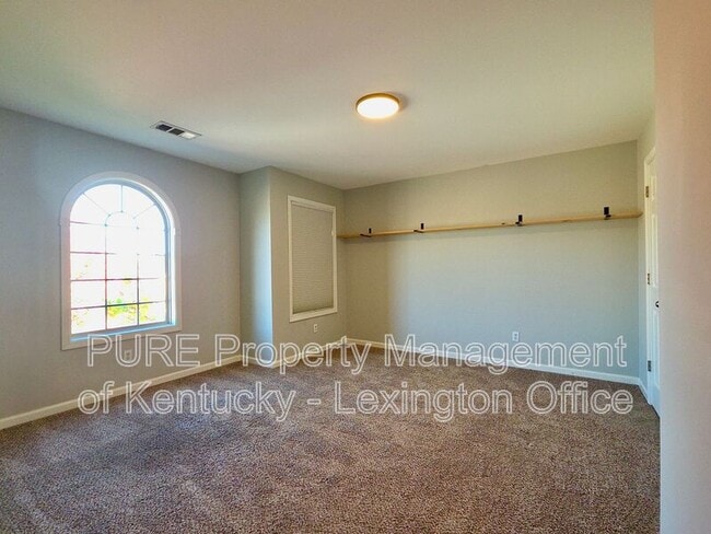 Building Photo - 2564 Rockaway Pl