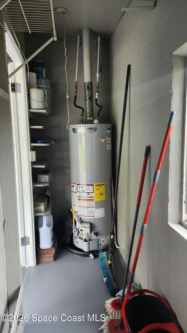 Building Photo - 102 S Christmas Hill Rd