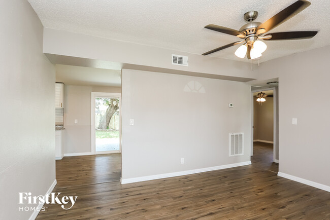 Building Photo - 10759 109th Way