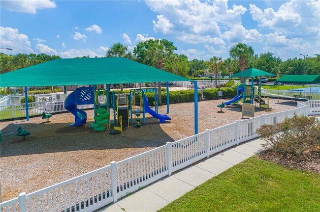 Building Photo - 25903 Bloomsbury Ct