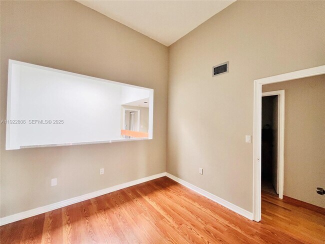 Building Photo - 253 Poinciana Island Dr