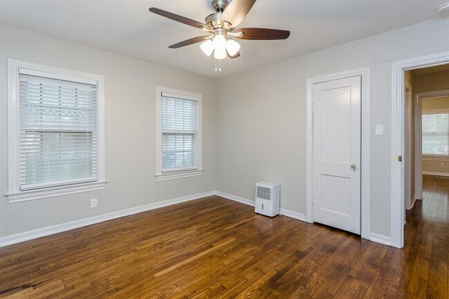 Building Photo - 2348 McClendon St