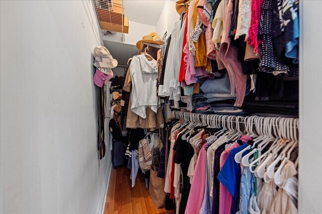 Building Photo - 4226 N Ashland-3A