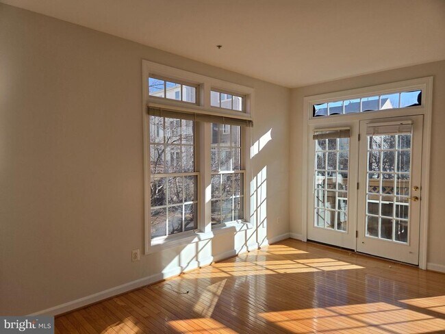 Building Photo - 8183 Skelton Cir