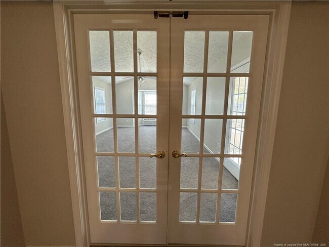 Building Photo - 6413 Brookshire St