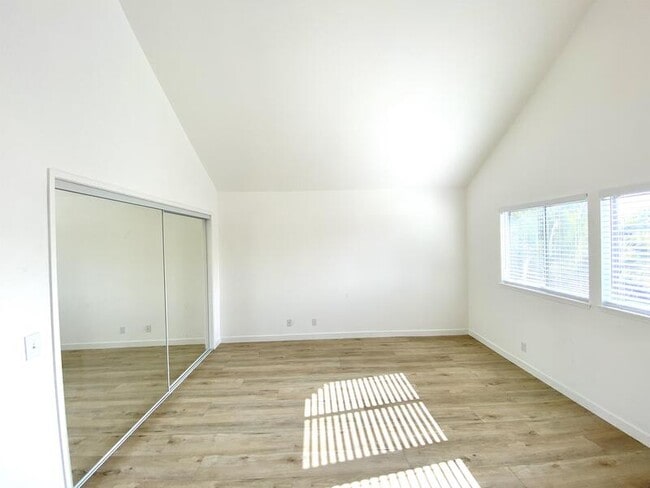 Building Photo - 1847 Lotus Ct
