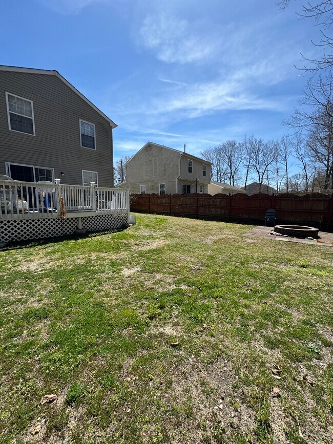 Building Photo - 415 S Zenia Ave