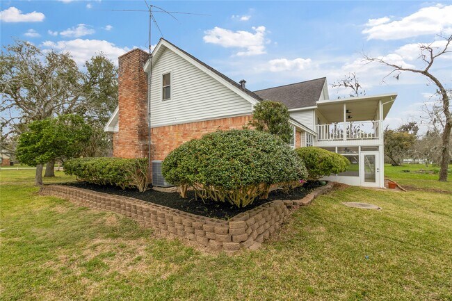 Building Photo - 108 Woodland Rd