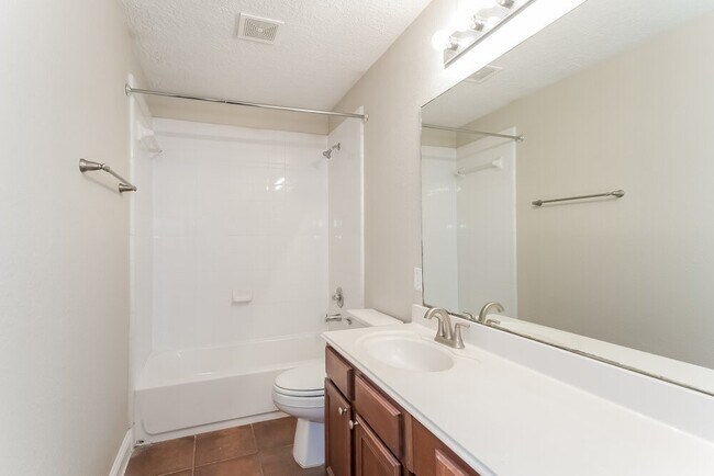 Building Photo - 19235 Danphe Landing Ct