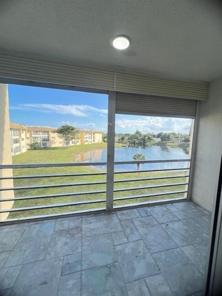 Building Photo - 8435 Sunrise Lakes Blvd