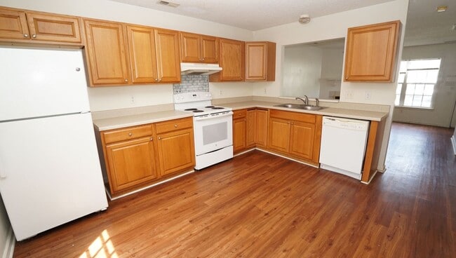 Building Photo - 980 W Pueblo Dr